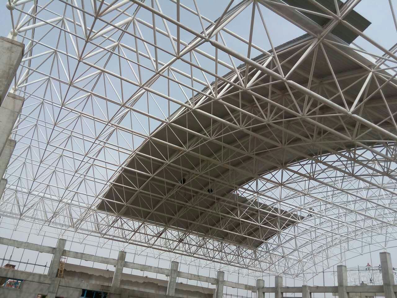 海城青岛一汽网架
